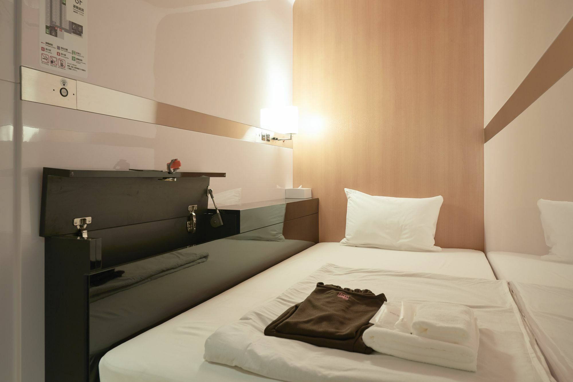 First Cabin Kyoto Arashiyama Экстерьер фото